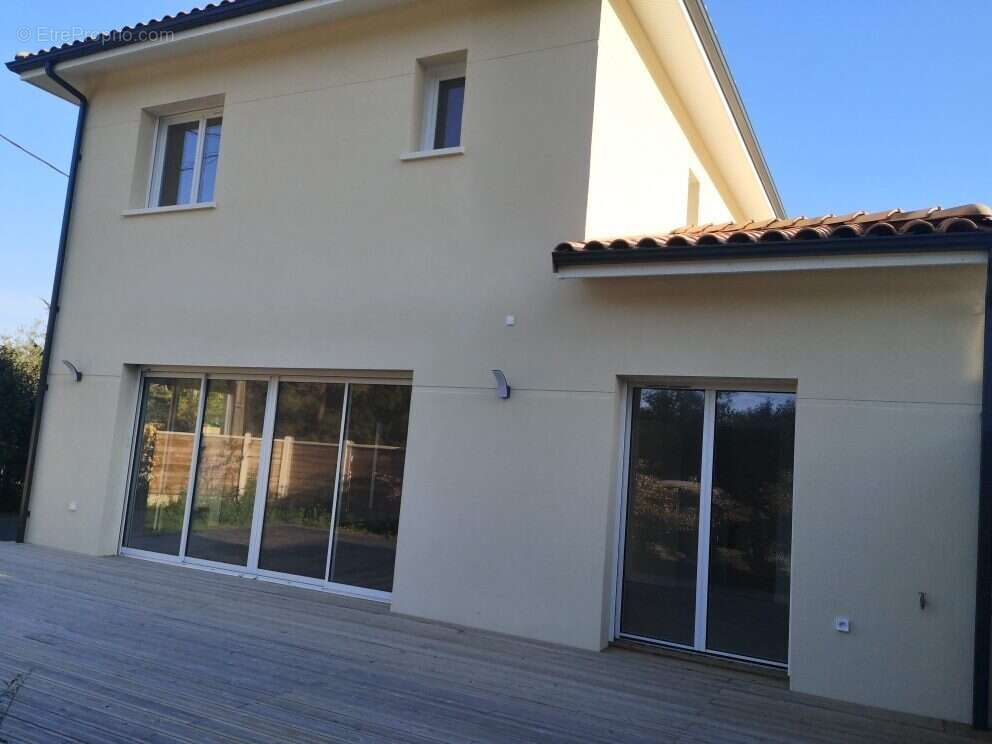 Maison à VENDAYS-MONTALIVET