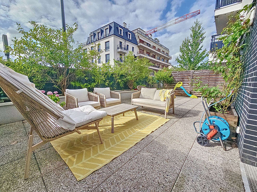 Appartement à SARTROUVILLE