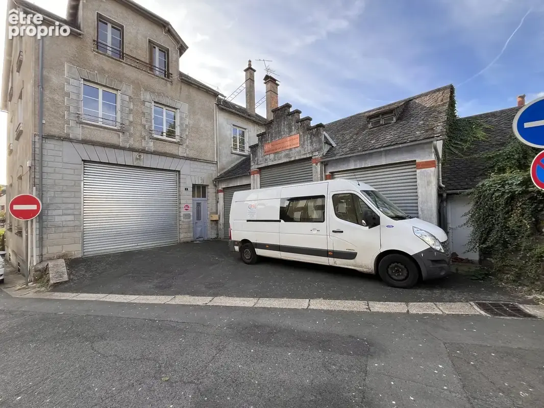 Maison 10 pièces 229 m² à vendre à Mauriac (15200) - photo 2