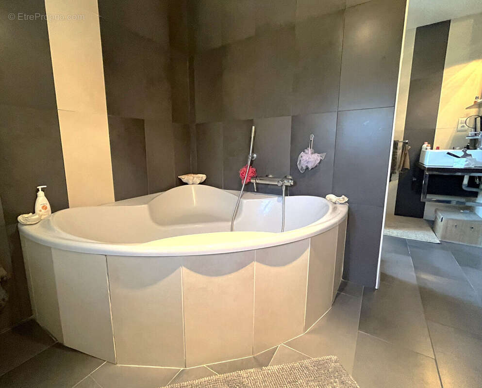 Villa d'exception avec 5 chambres à deux pas de la plage - photo 14