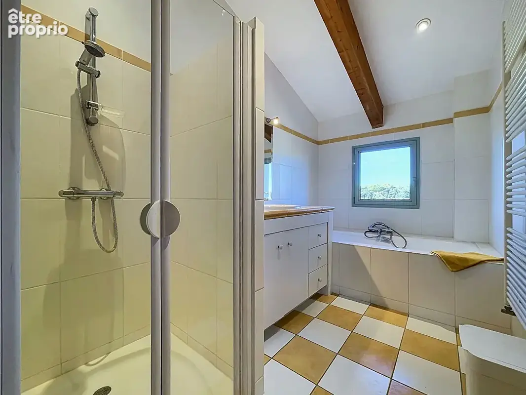 Villa d'architecte de 240m² avec piscine sur terrain de 3000m² - photo 16