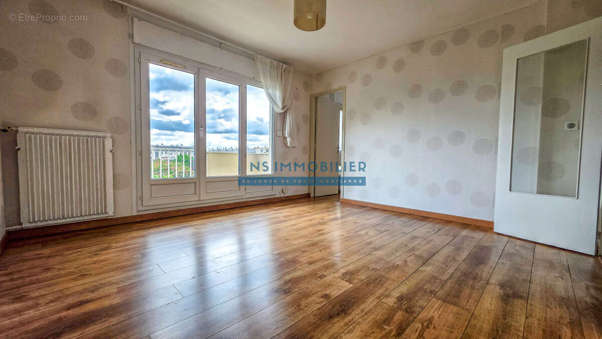 Appartement à HOUILLES
