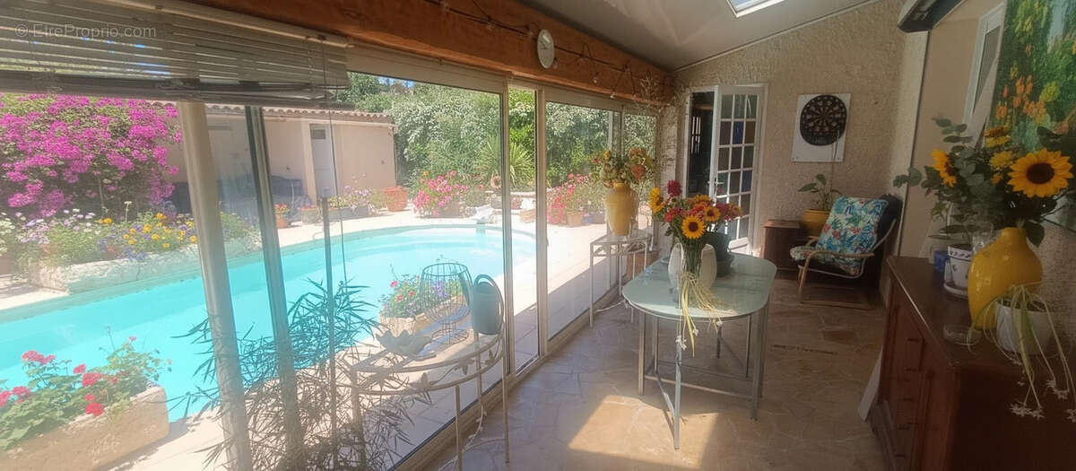 Villa indépendante F6 Piscine à 10 min à pied du port de Sanary sur mer - photo 6