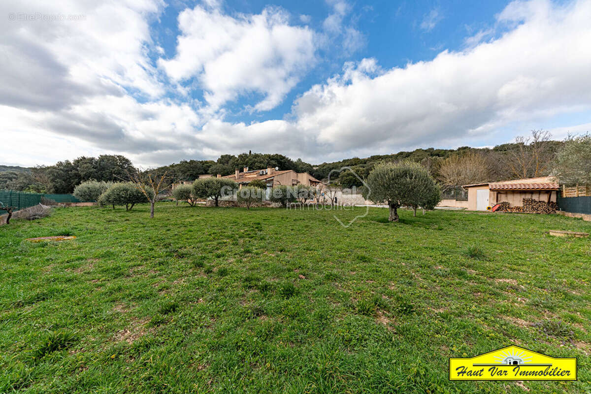 Maison à GINASSERVIS