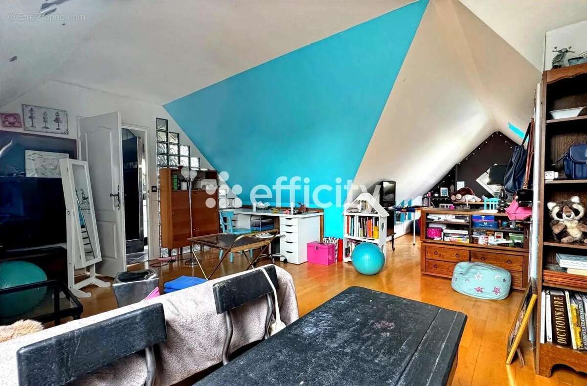 Maison à VERRIERES-LE-BUISSON