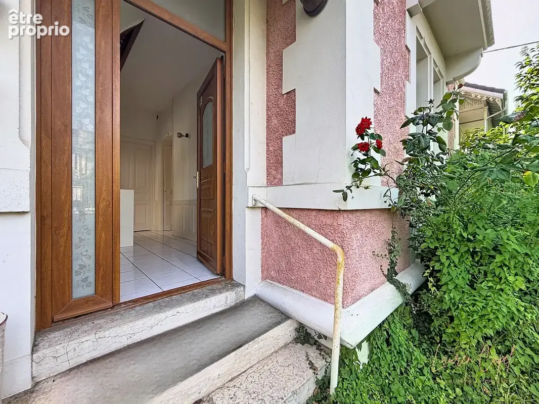 Aix-les-Bains – Maison de caractère de 130 m² avec jardin, 4 chambres et garage - photo 5