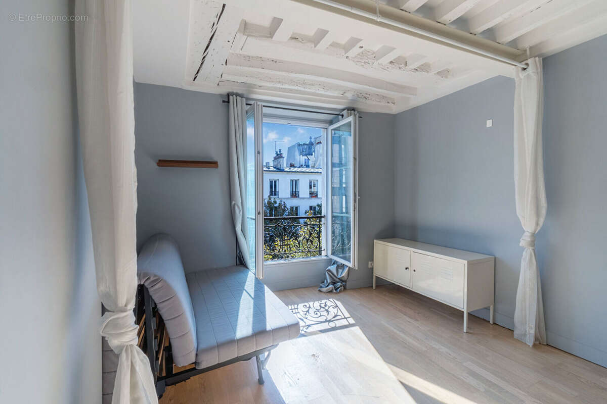 Appartement à PARIS-10E