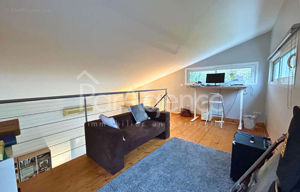 Maison à CHAILLEVETTE