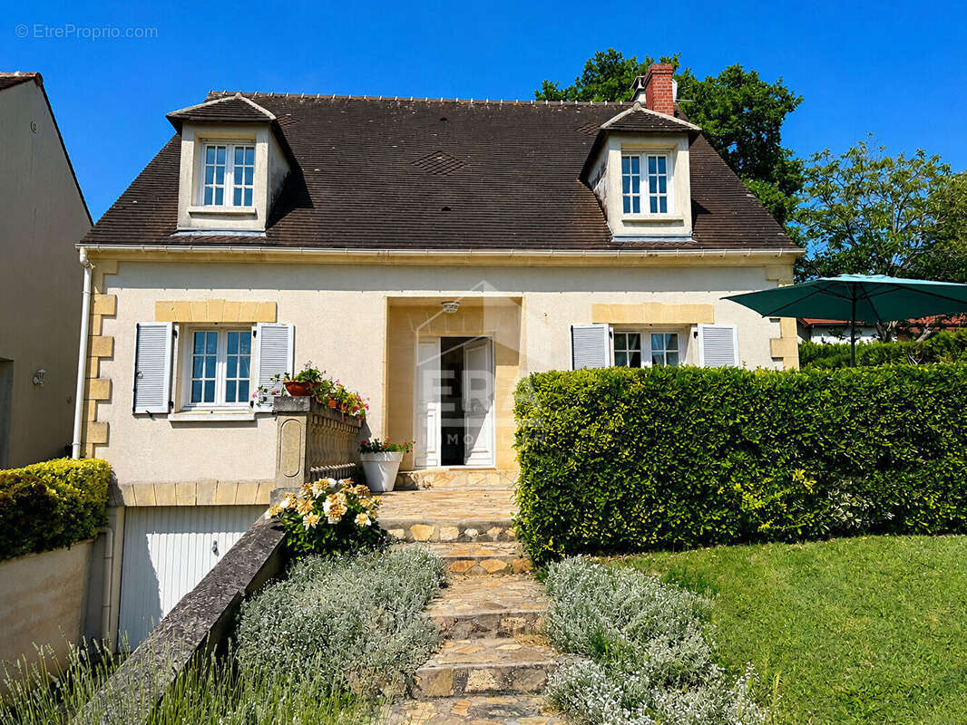 Maison à CHAUMONTEL