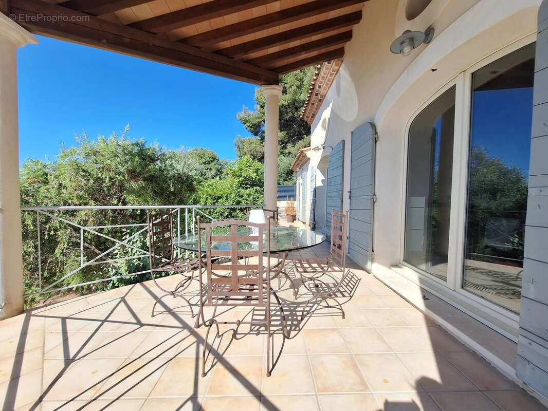 Maison à BELLEGARDE