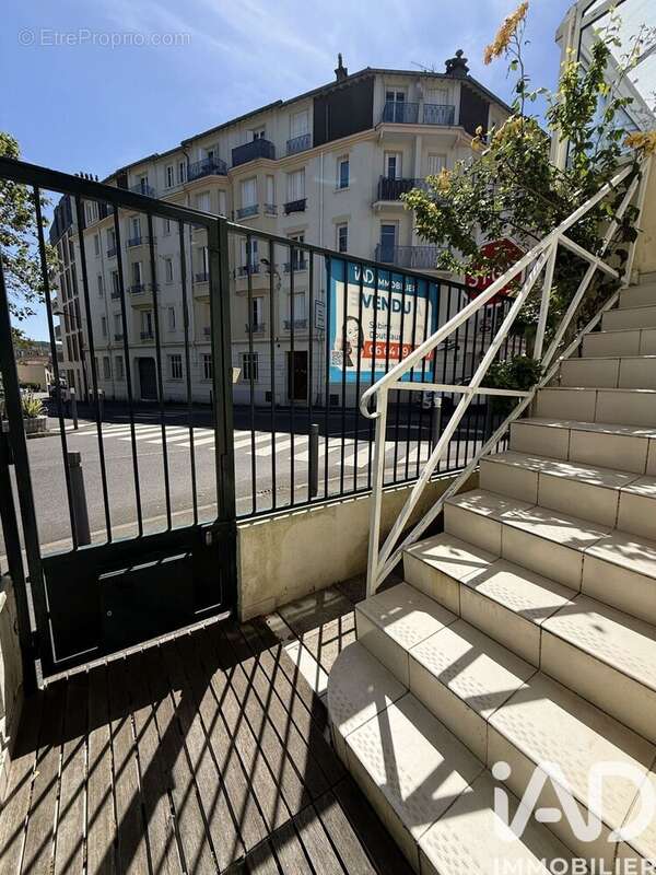 Maison 75 m² à Chaville  - photo 2