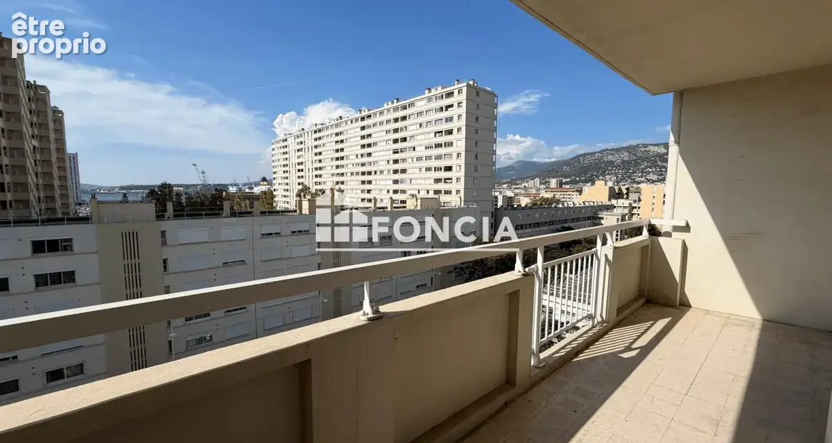 Toulon – port marchand / mourillon – magnifique t5 de 106 m² avec balcon-terrasse et petite vue mer - photo 2