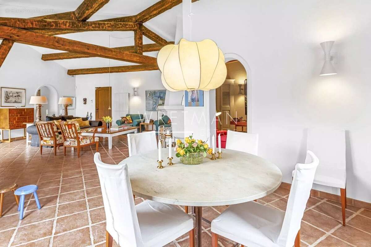 Maison à MONTAUROUX