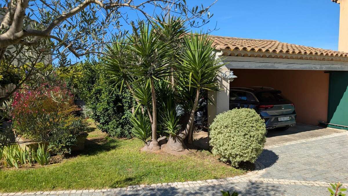 Maison à SIX-FOURS-LES-PLAGES