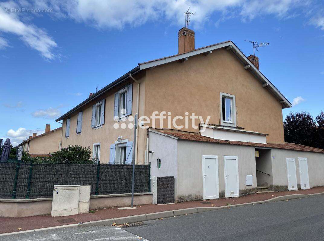 Appartement à VEAUCHE