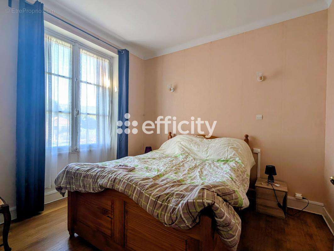 Maison à LE LARDIN-SAINT-LAZARE