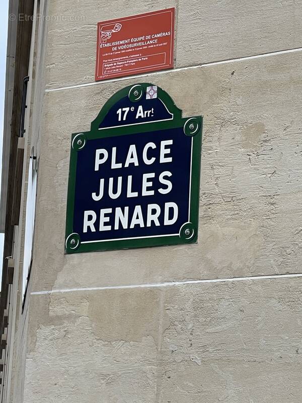 Commerce à PARIS-17E