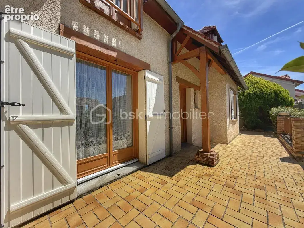 Villeneuve-le-Roi – Maison familiale avec piscine - photo 8