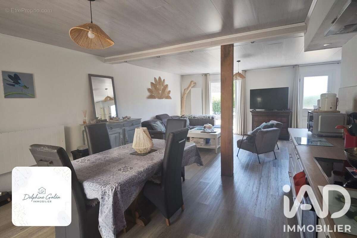 Maison 112 m² à Pierres  - photo 3