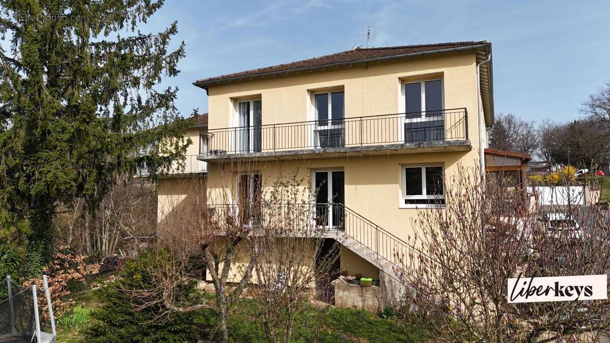 Maison à LUGNY