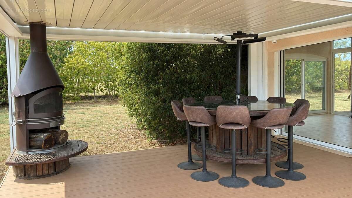 Villa T6 de 154m² de plain pied sur terrain de 2540m² - photo 3