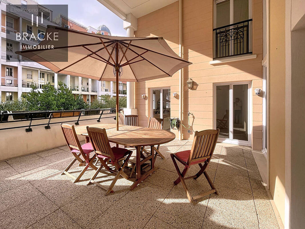 Appartement à COURBEVOIE