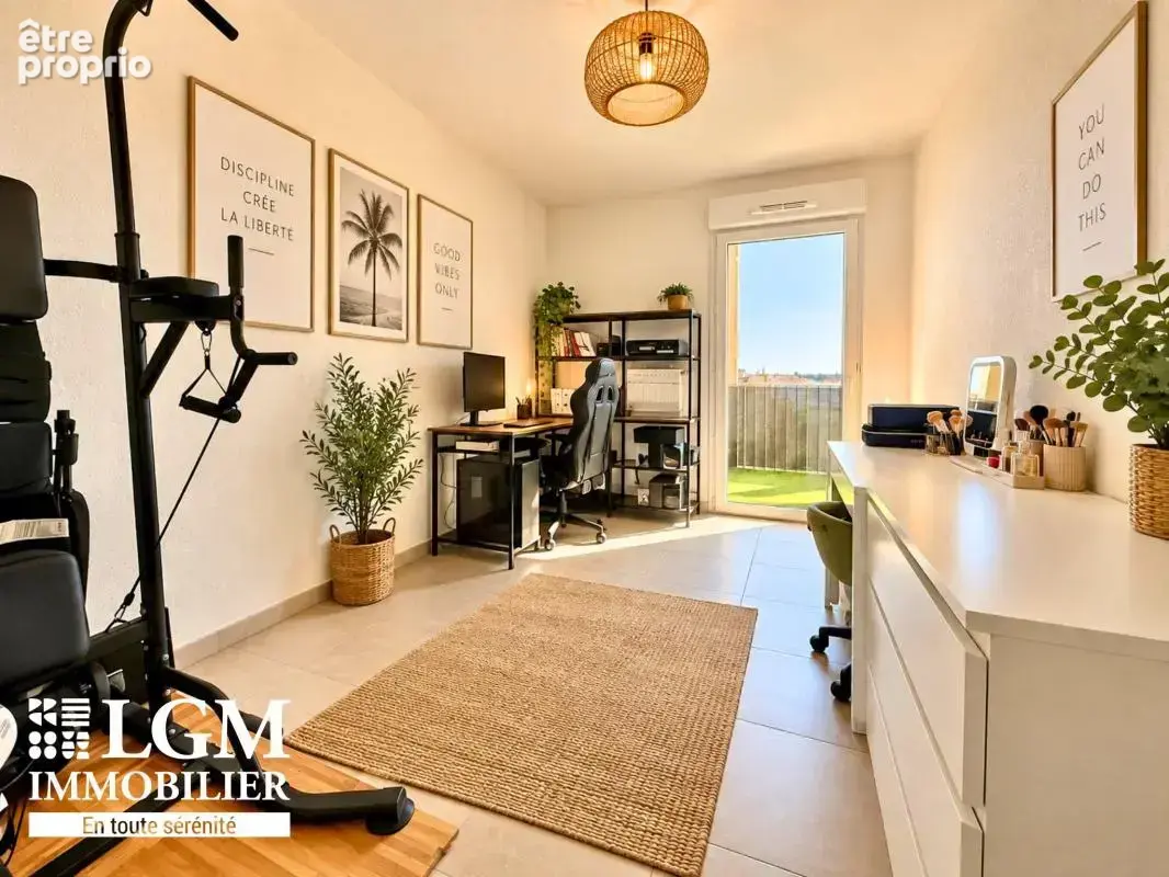Appartement type 4  terrasse et 2 places de parking - photo 10