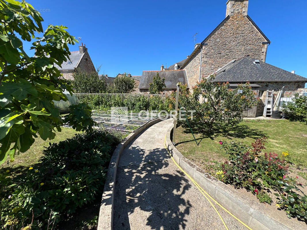 Maison à PLEUBIAN