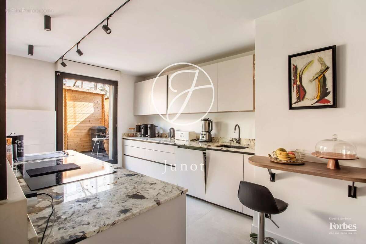 Appartement à LEVALLOIS-PERRET