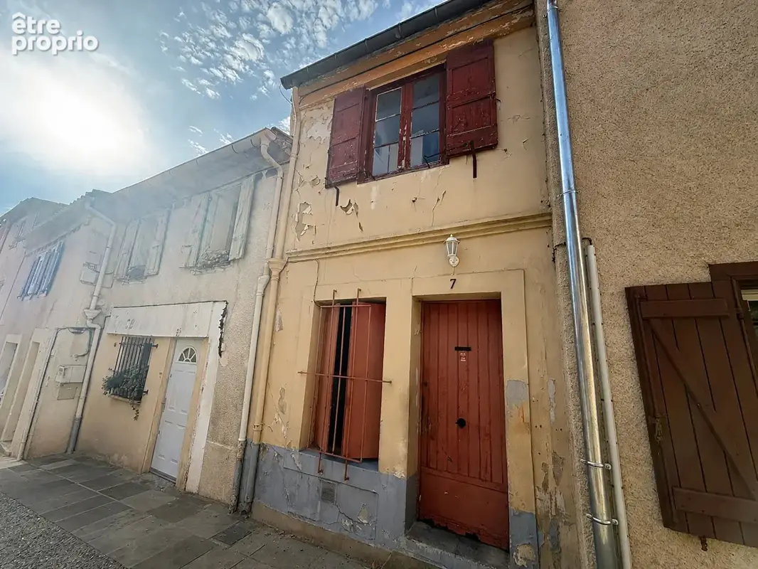 CARCASSONNE CENTRE - Maison de ville 61 m² à rénover, deux chambres proche boulevard Marcou - photo 2