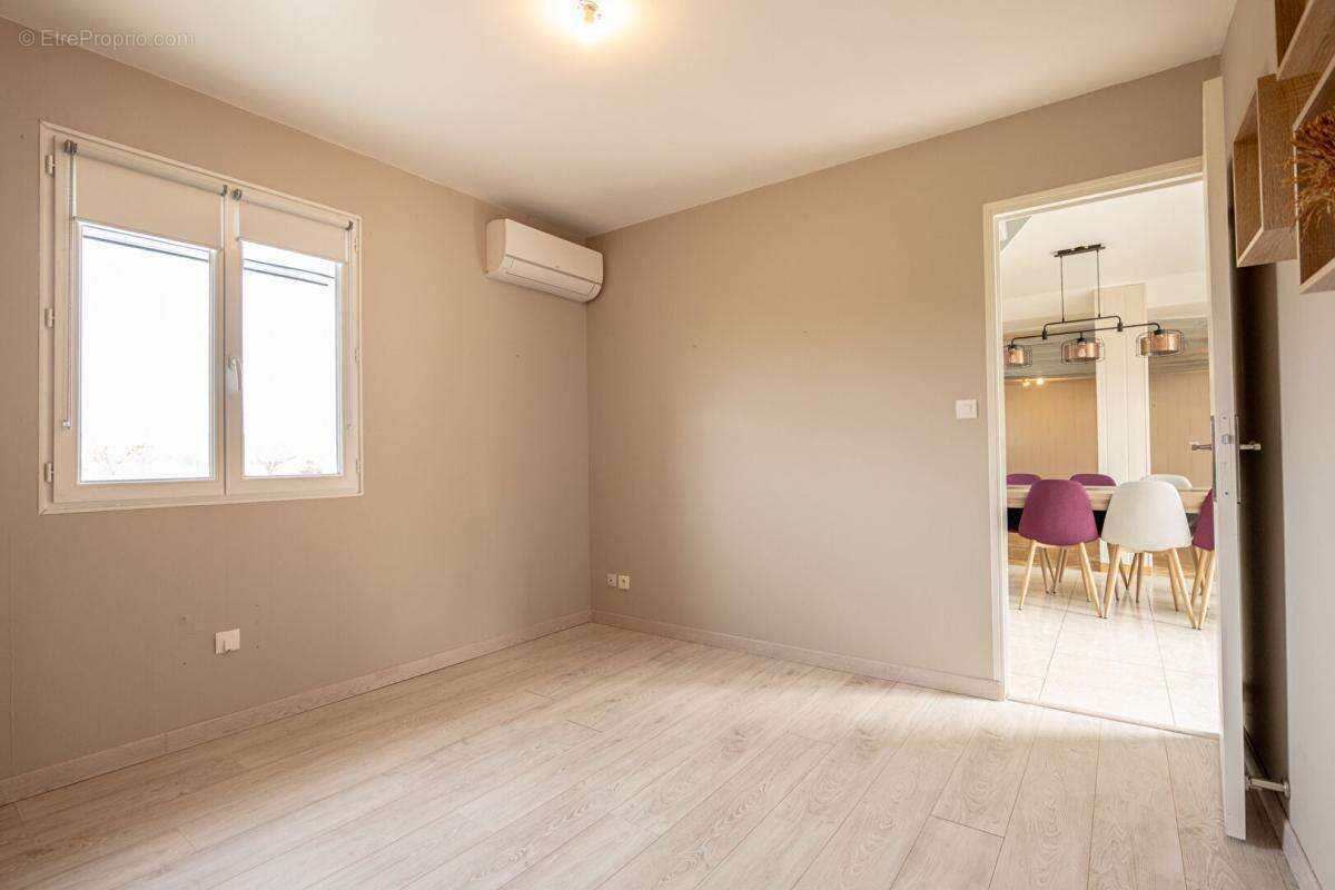 Maison à PRUNAY-CASSEREAU