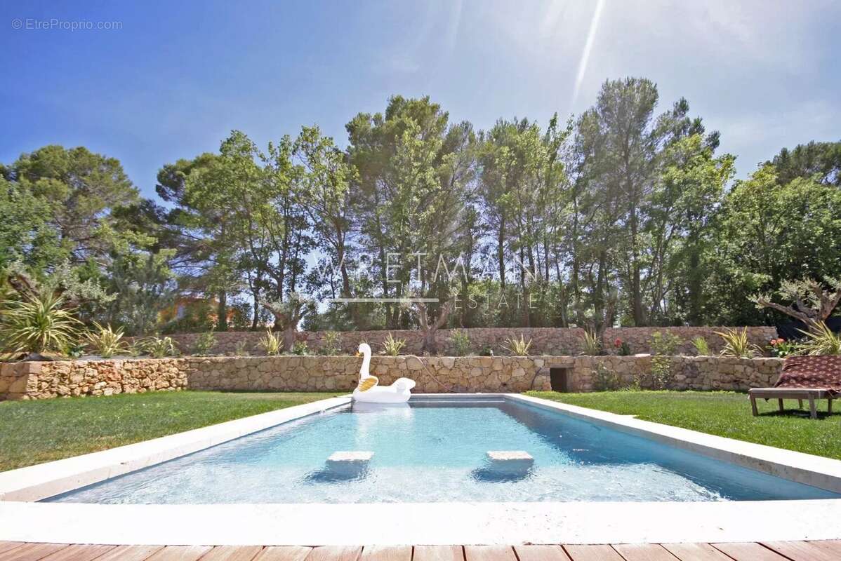 Maison à LORGUES
