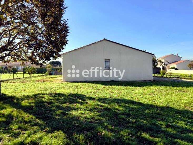 Maison à SAINT-ADJUTORY