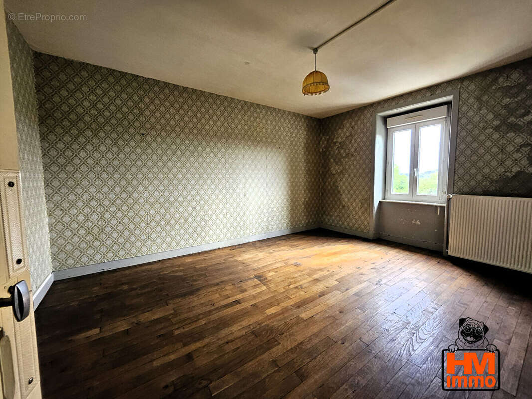 Maison à RILHAC-LASTOURS