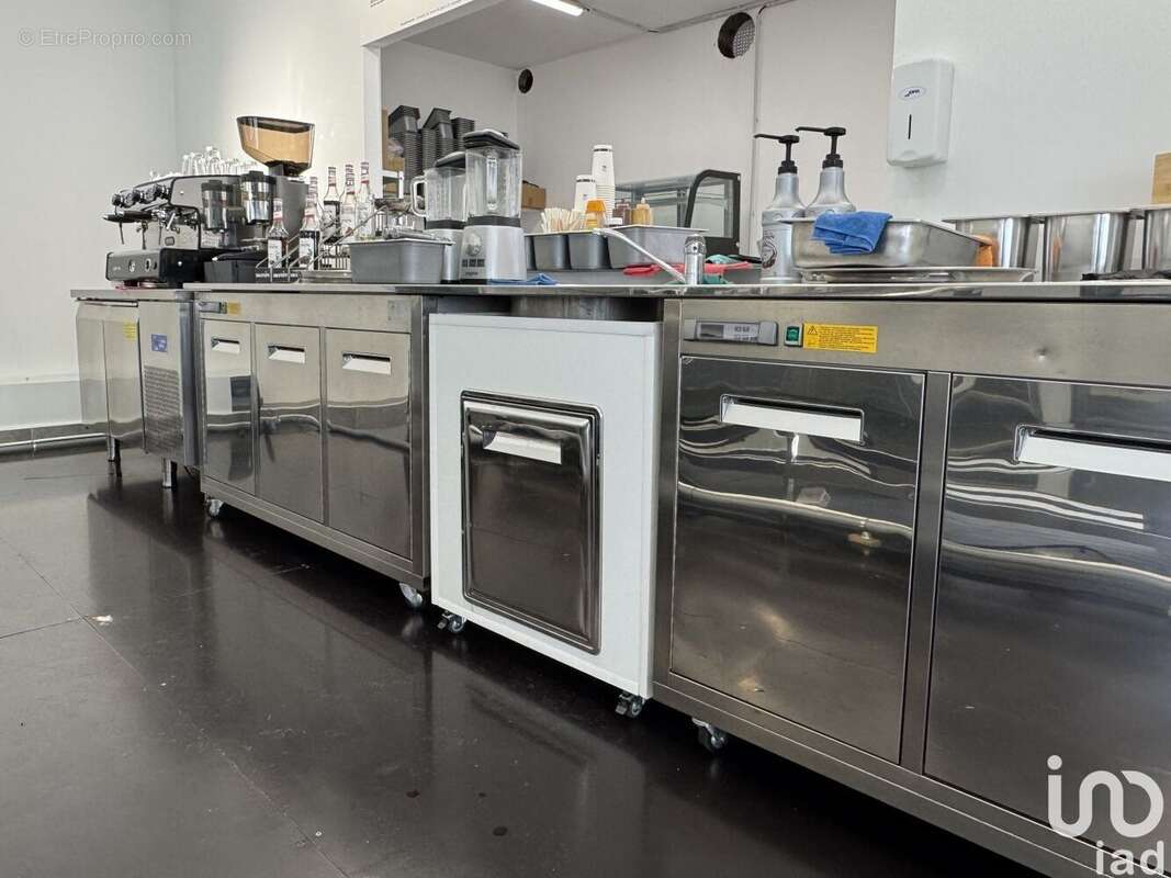 Photo 2 - Commerce à SAINT-DENIS