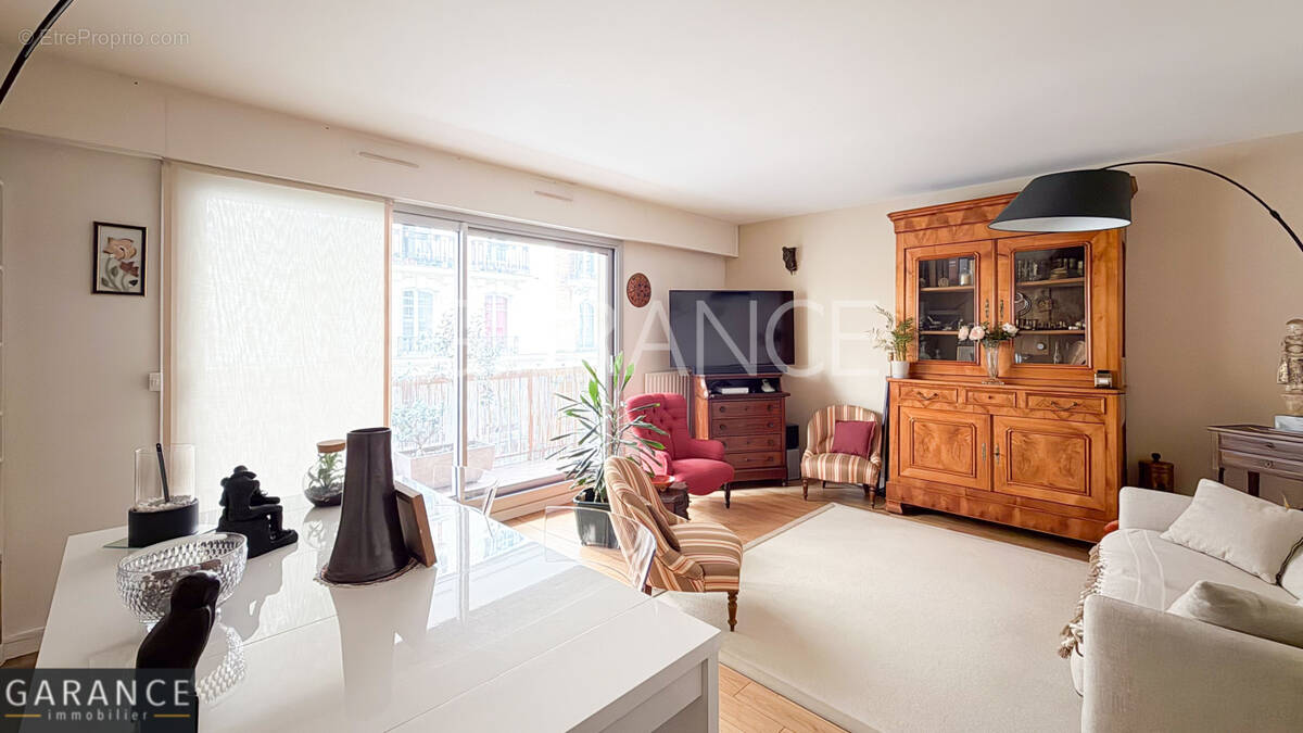 Appartement à PARIS-15E