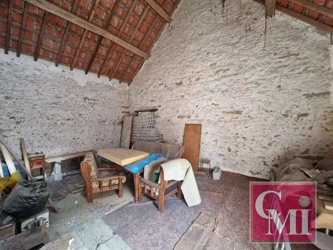 Du potentiel pour cette bâtisse ancienne avec grange ( à rén - photo 7