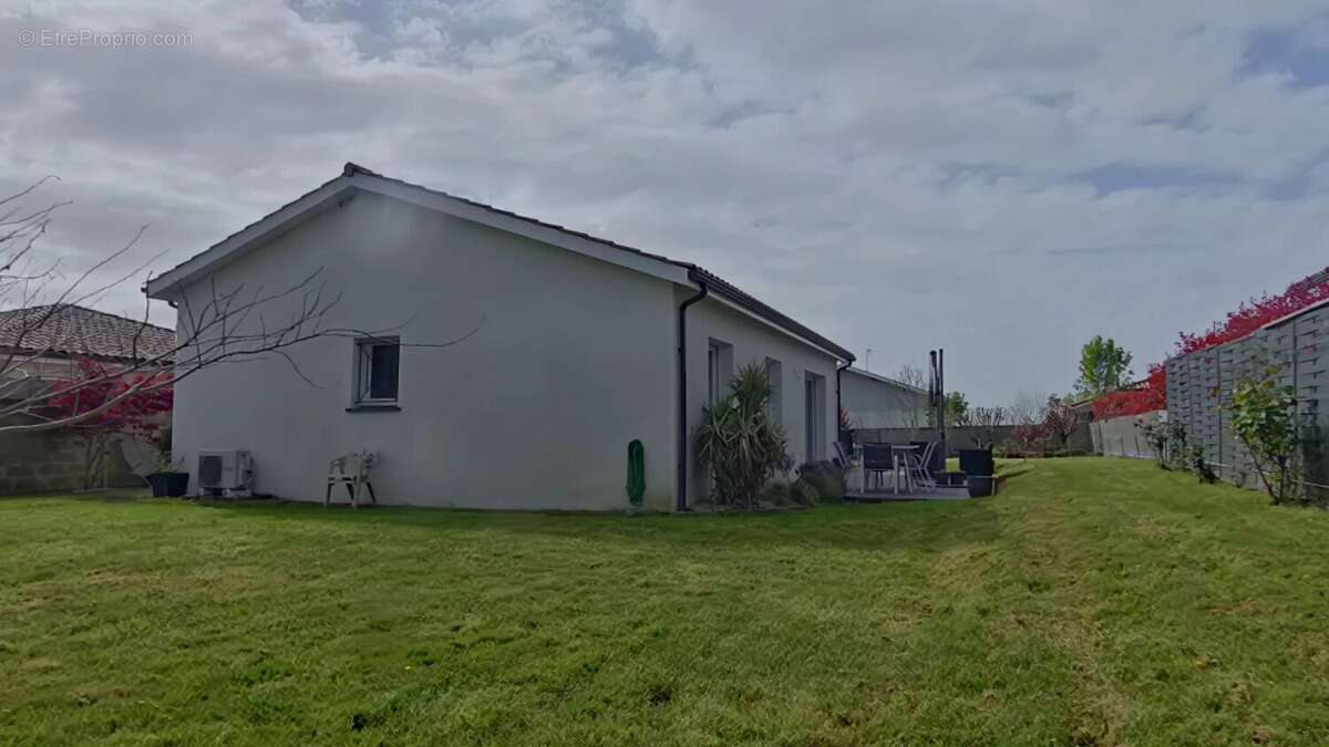 Maison à RIVIERE-SAAS-ET-GOURBY