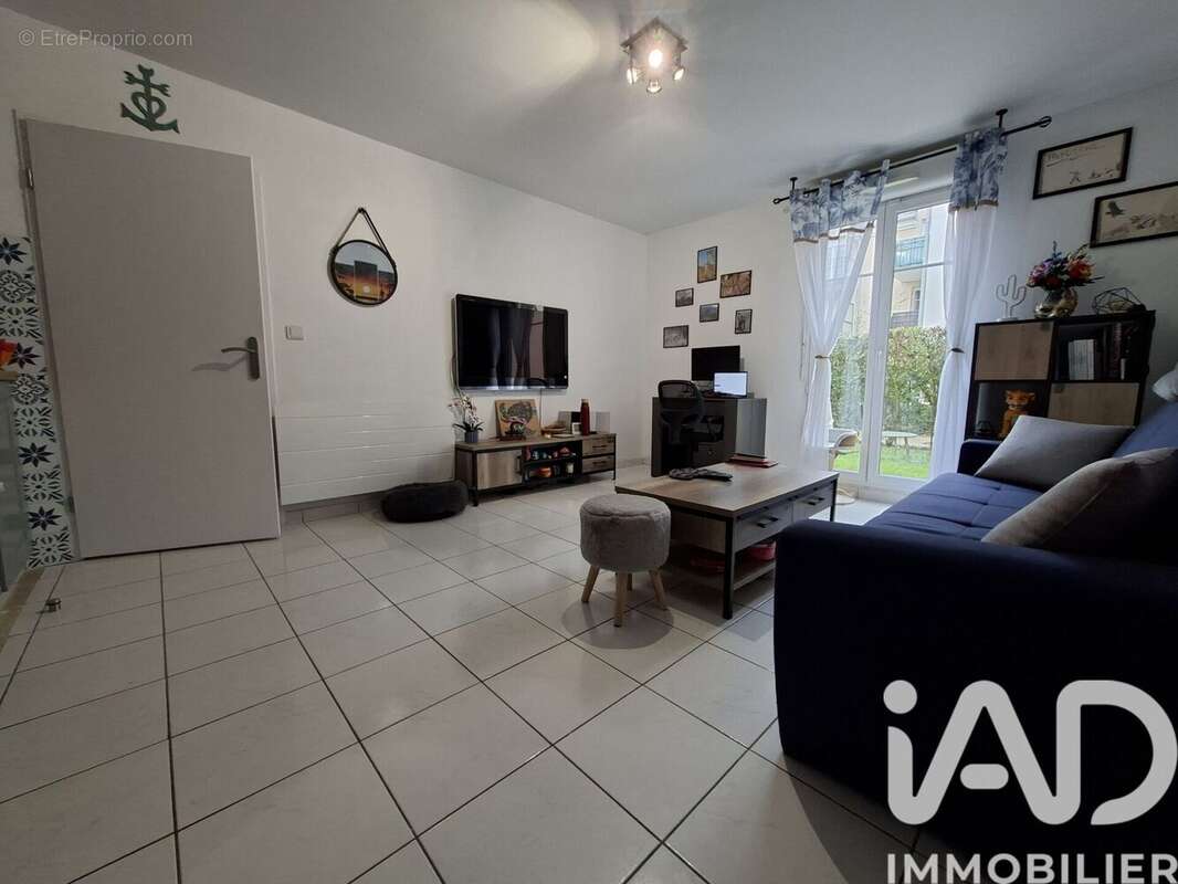 Photo 2 - Appartement à BUSSY-SAINT-GEORGES