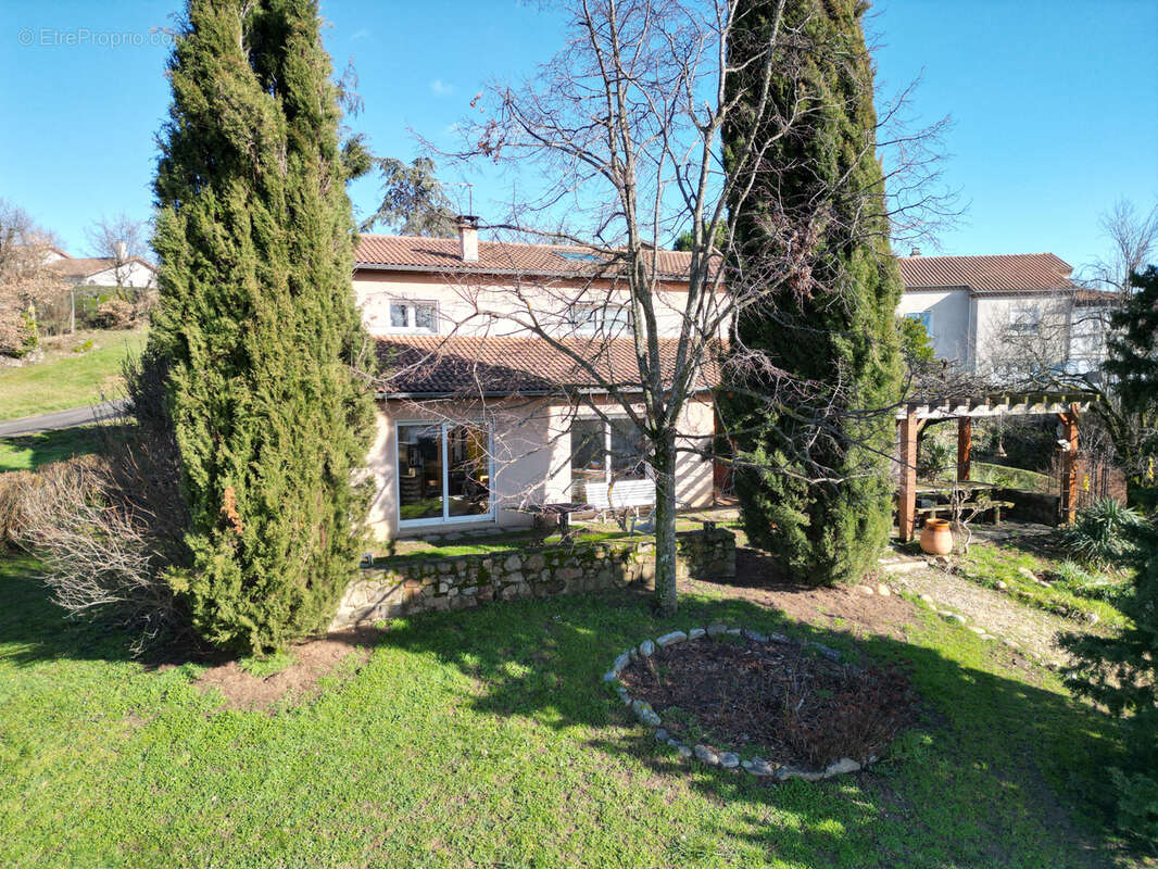 Maison à DAVEZIEUX