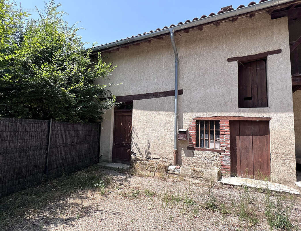 VONNAS : Charmante fermette avec dépendance aménageable et terrain constructible à Vonnas - photo 17