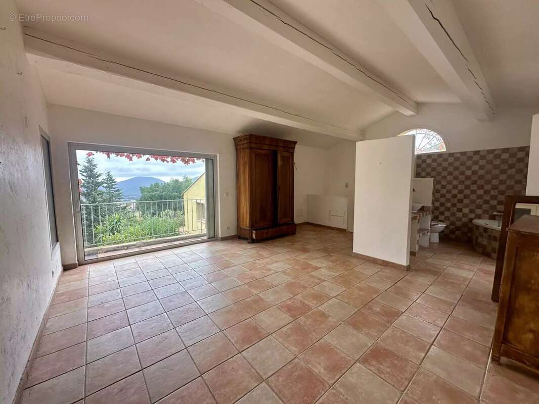 Maison à PLAN-DE-LA-TOUR