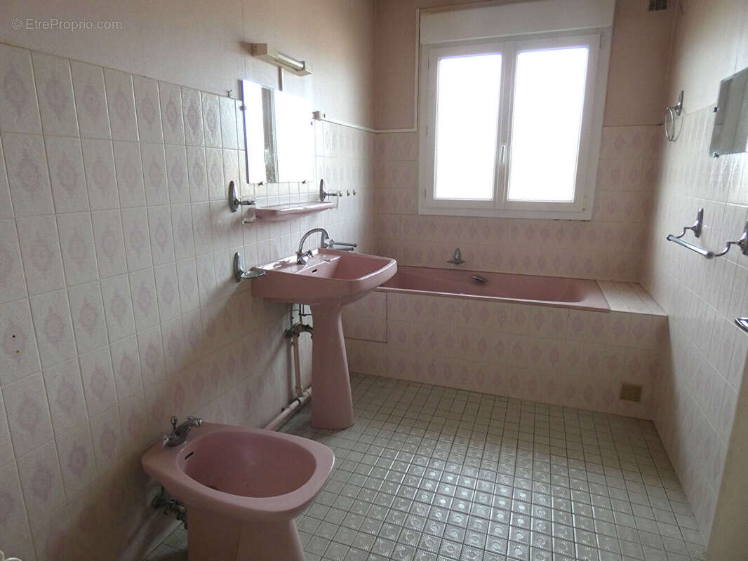 Maison à SAINT-DOULCHARD