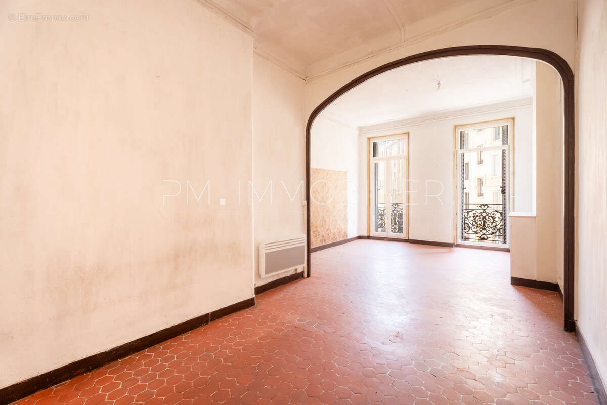 Appartement à MARSEILLE-2E