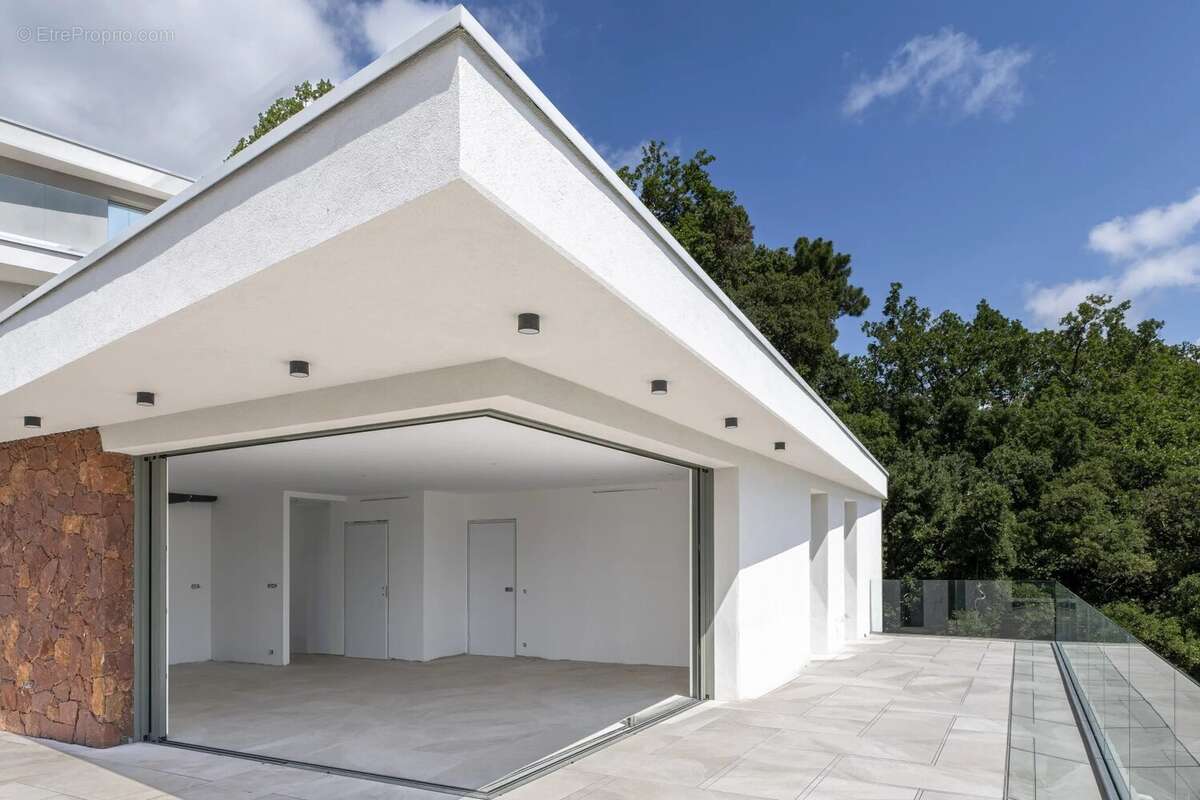 Appartement à LES ADRETS-DE-L'ESTEREL