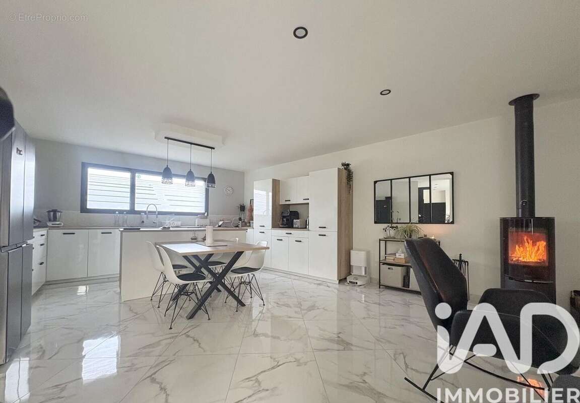 Photo 2 - Maison à LIFFRE