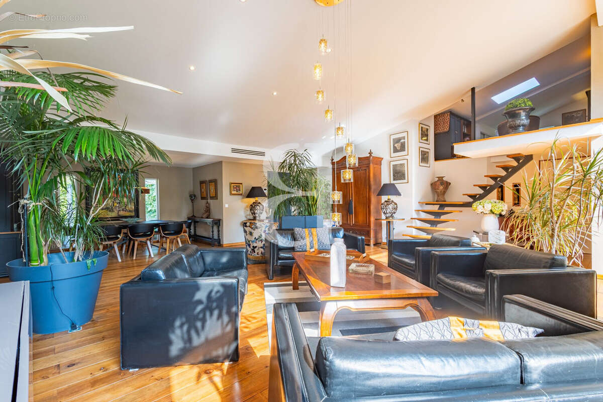 Maison 380 m² à Vaison-La-Romaine  - photo 8