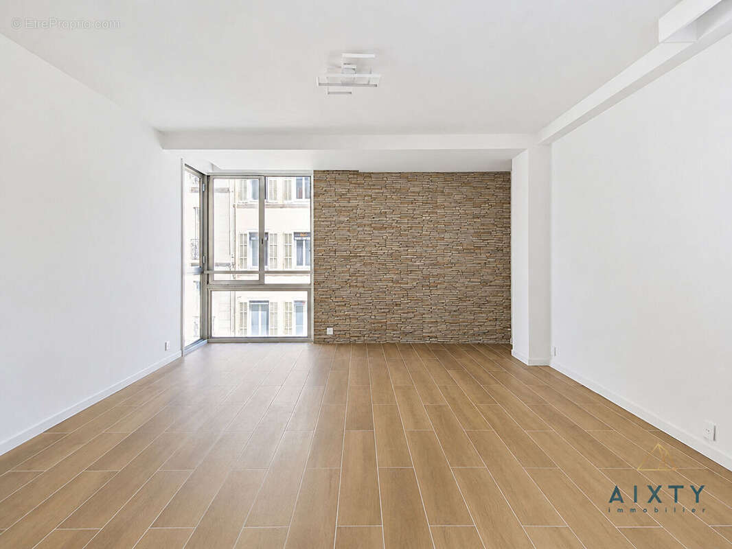 Appartement à MARSEILLE-6E