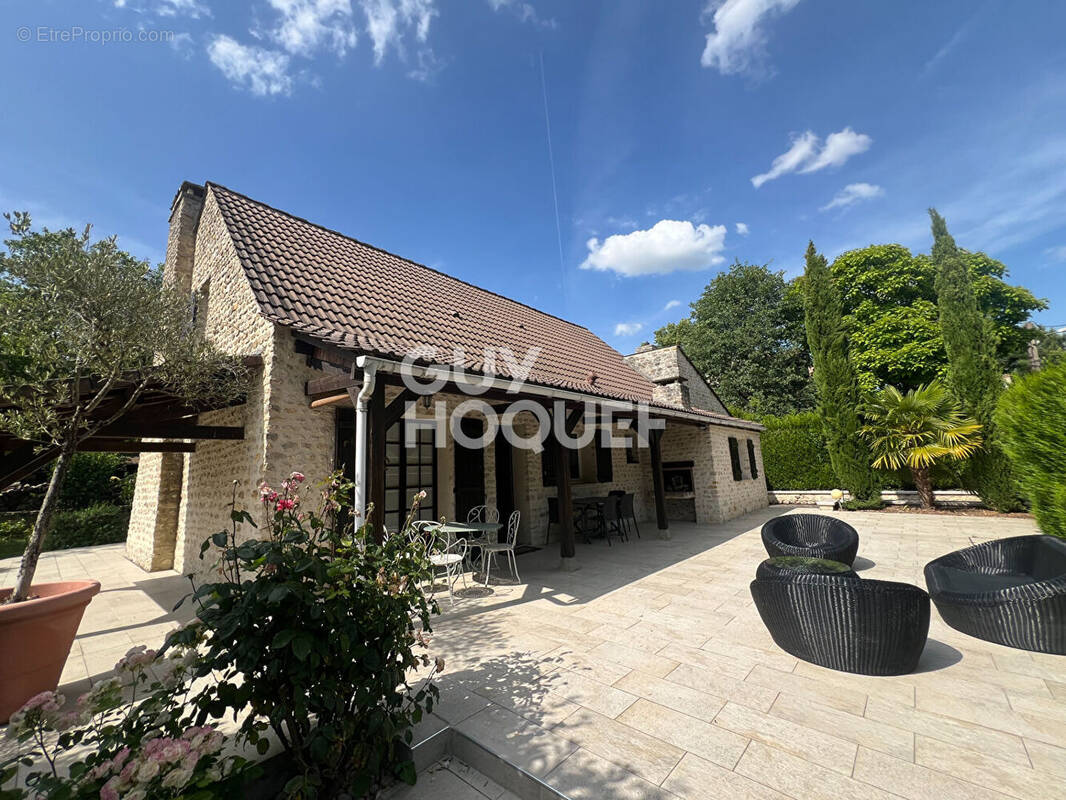 Maison à FONTAINEBLEAU