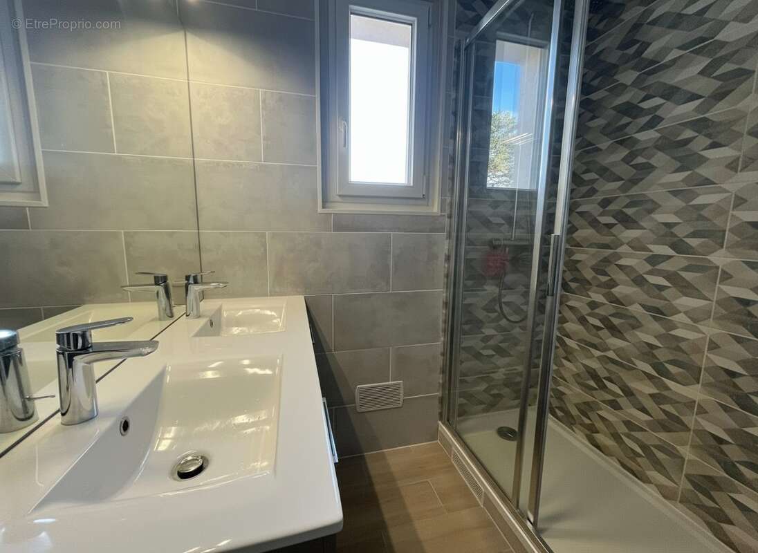 Appartement à LES CLAYES-SOUS-BOIS